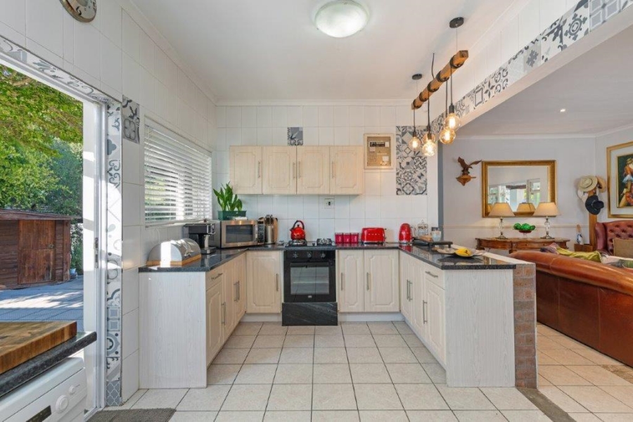 3 Bedroom Property for Sale in Table View Western Cape